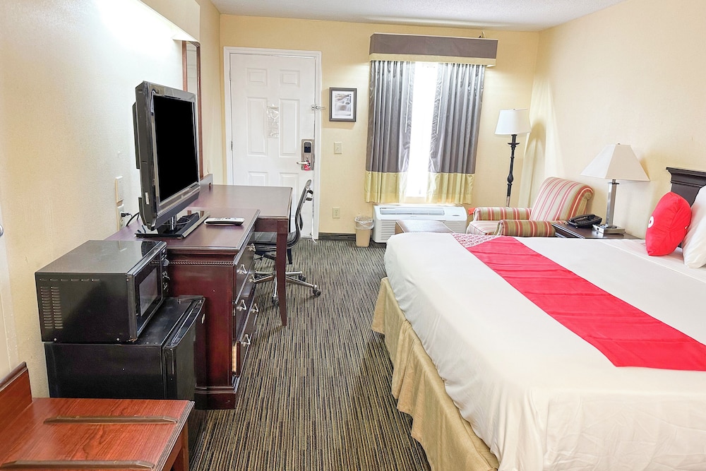 Room (King Bed Non-Smoking) - Photo 3