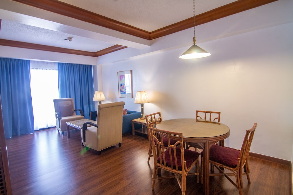 Park Tower Suite - Photo 4