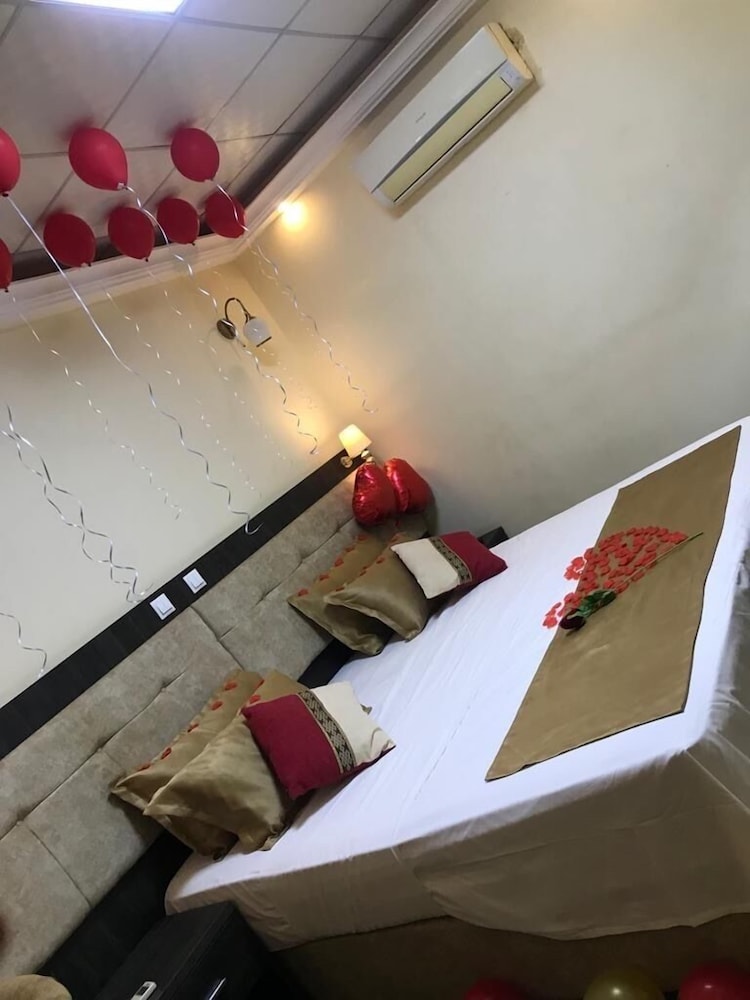 Standard Single Room, Balcony, City View photo 2