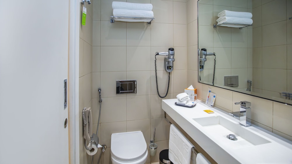 Room, 2 Twin Beds (Centro High Floor) thumbnail 6