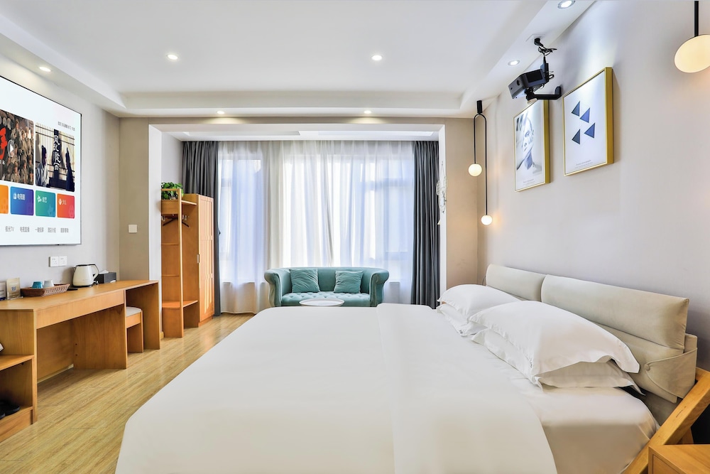 Panoramic Double Room, Garden View
