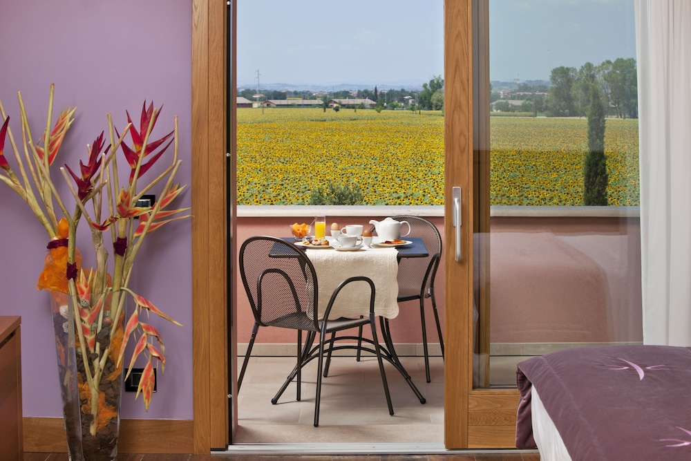 Deluxe Double or Twin Room (with Spa Access) - Photo 7