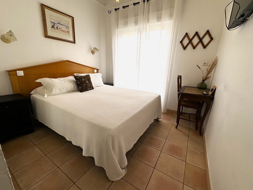 Standard Double Room photo 3