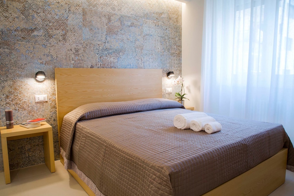 Double Room (Elegant)