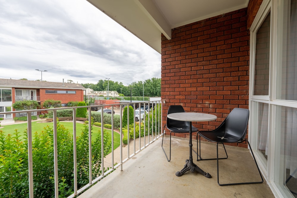 Superior Two Bedroom Apartment - Photo 8
