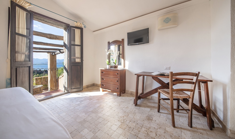 Superior Room, Sea View - Photo 1