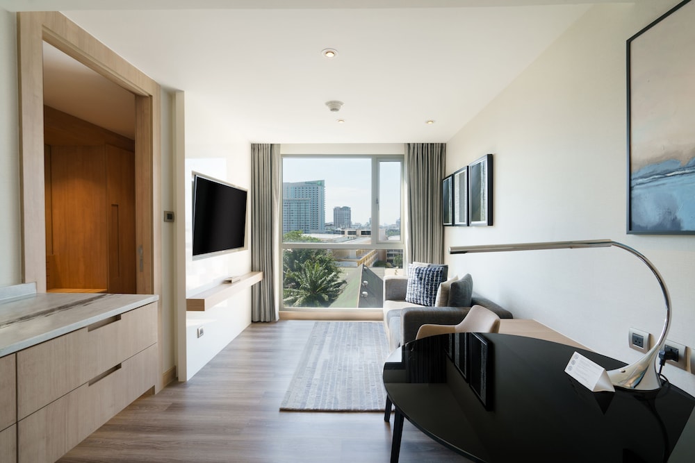 Deluxe Suite, 1 Bedroom, City View