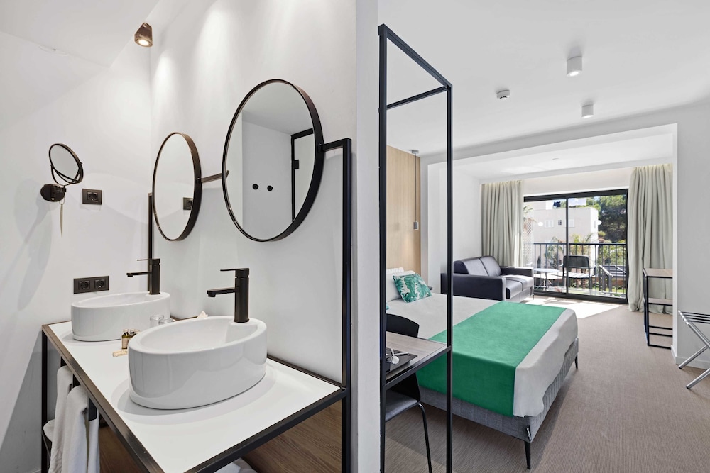 Junior Suite, Balcony (2 Adults)