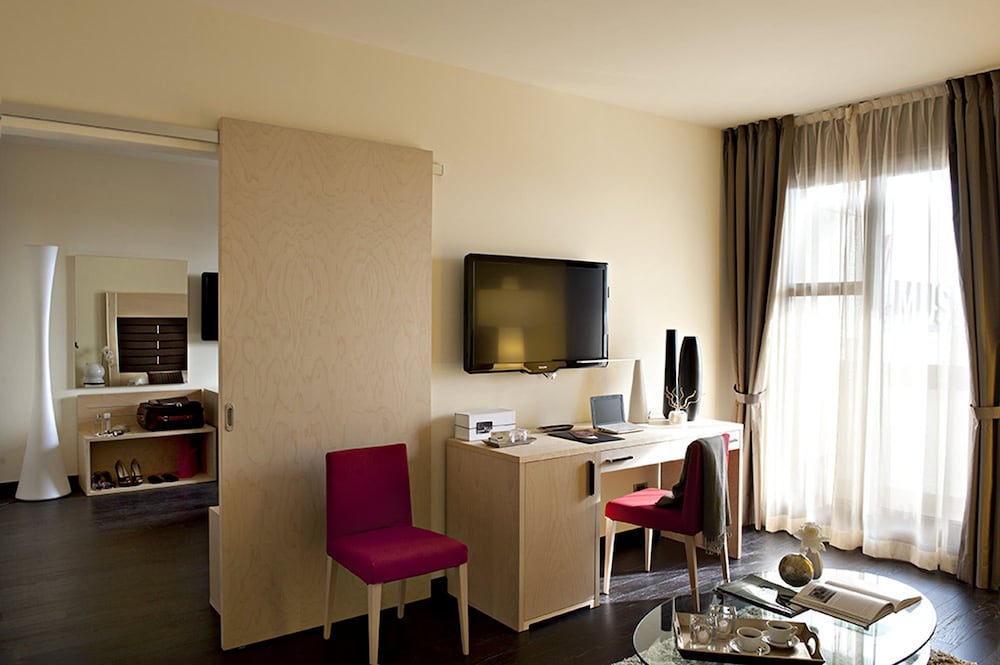 Suite, Jetted Tub - Photo 1