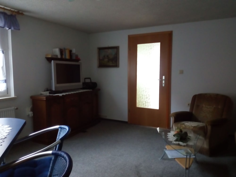 Basic House, Multiple Beds photo 1