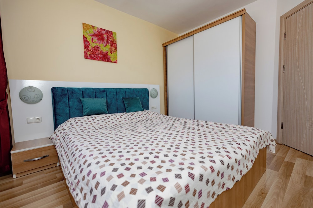 Superior Apartment photo 2