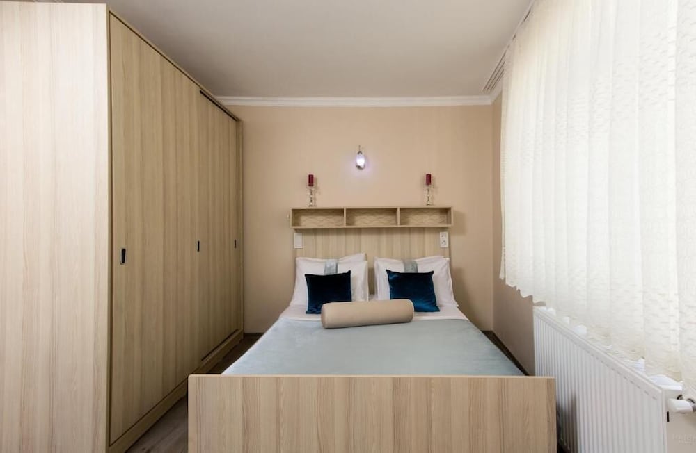 Economy Double or Twin Room photo 2