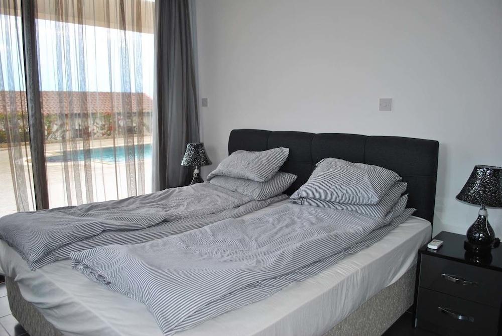 Villa photo 1