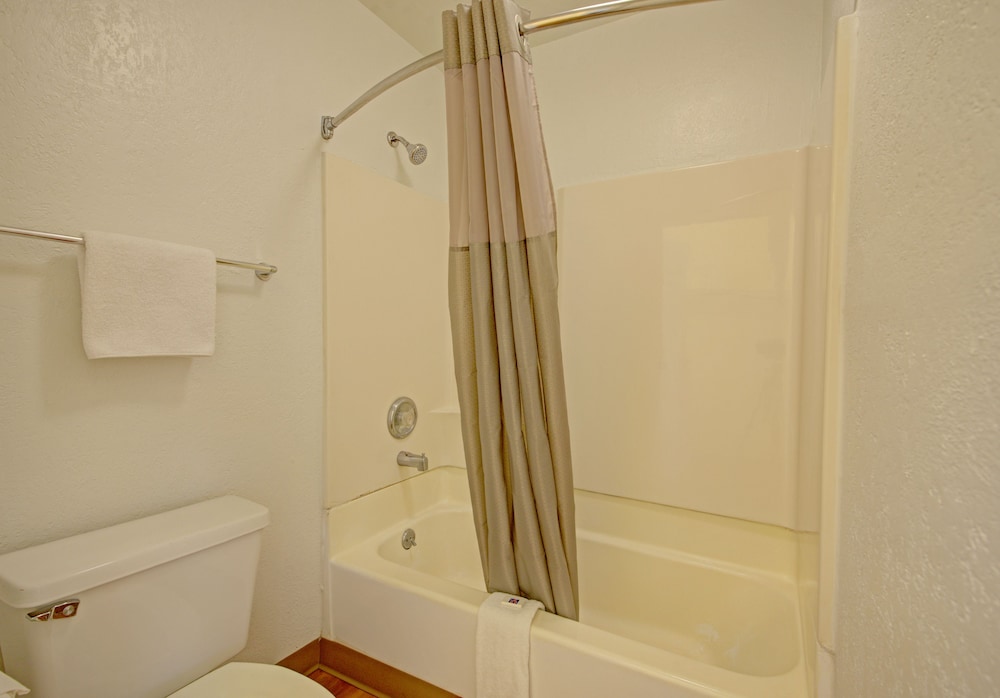 Deluxe Room, 2 Queen Beds, Non Smoking, Kitchenette photo 2