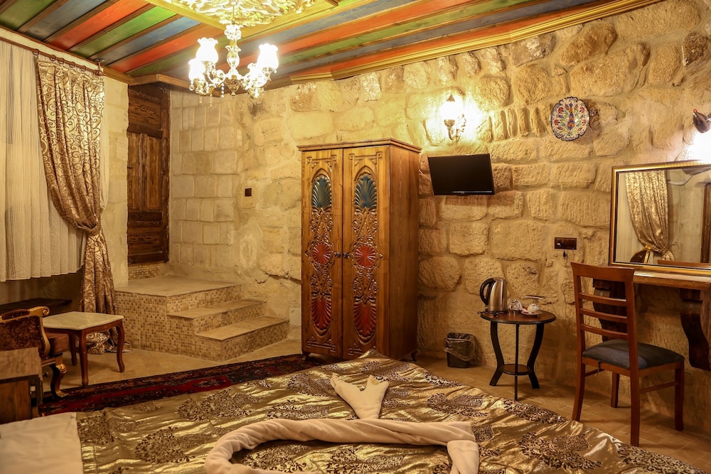 (201) Deluxe Cave Suite photo 3