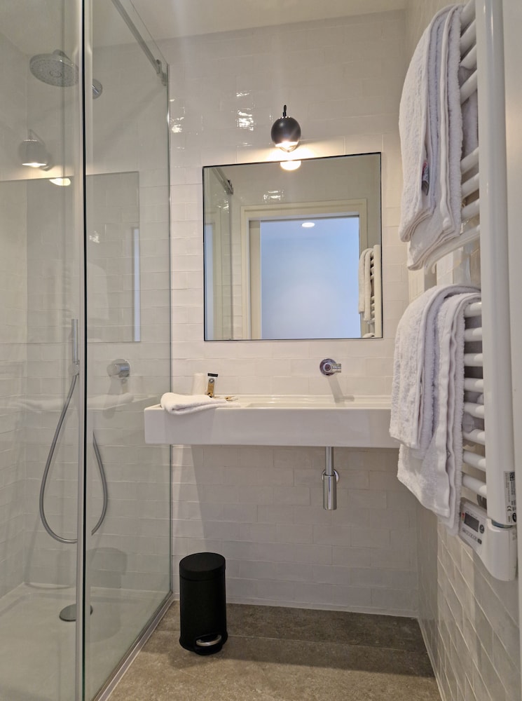 Deluxe Double Room, 1 King Bed with Sofa bed, Terrace, Lake View photo 3