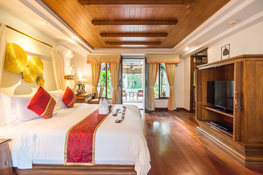 Grand Suite, Pool View - Photo 5