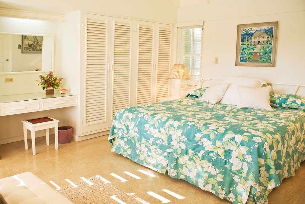 Room, 5 Bedrooms photo 2