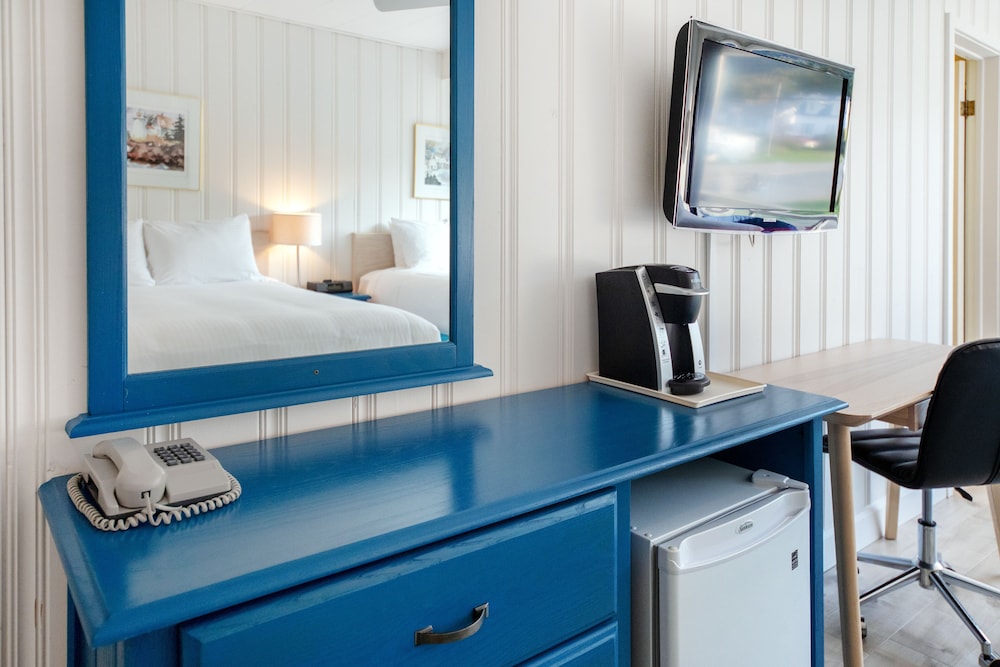 Room, 2 Double Beds, Mountain View (Regular) photo 2
