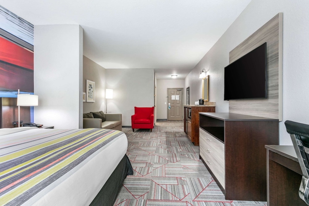 Room, 1 King Bed, Accessible, Non Smoking - Photo 2