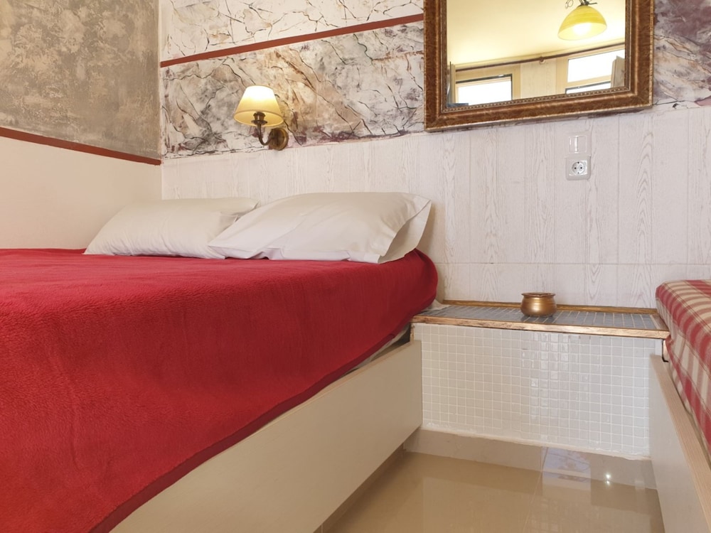 Apartment, 2 Bedrooms, Smoking, Balcony
