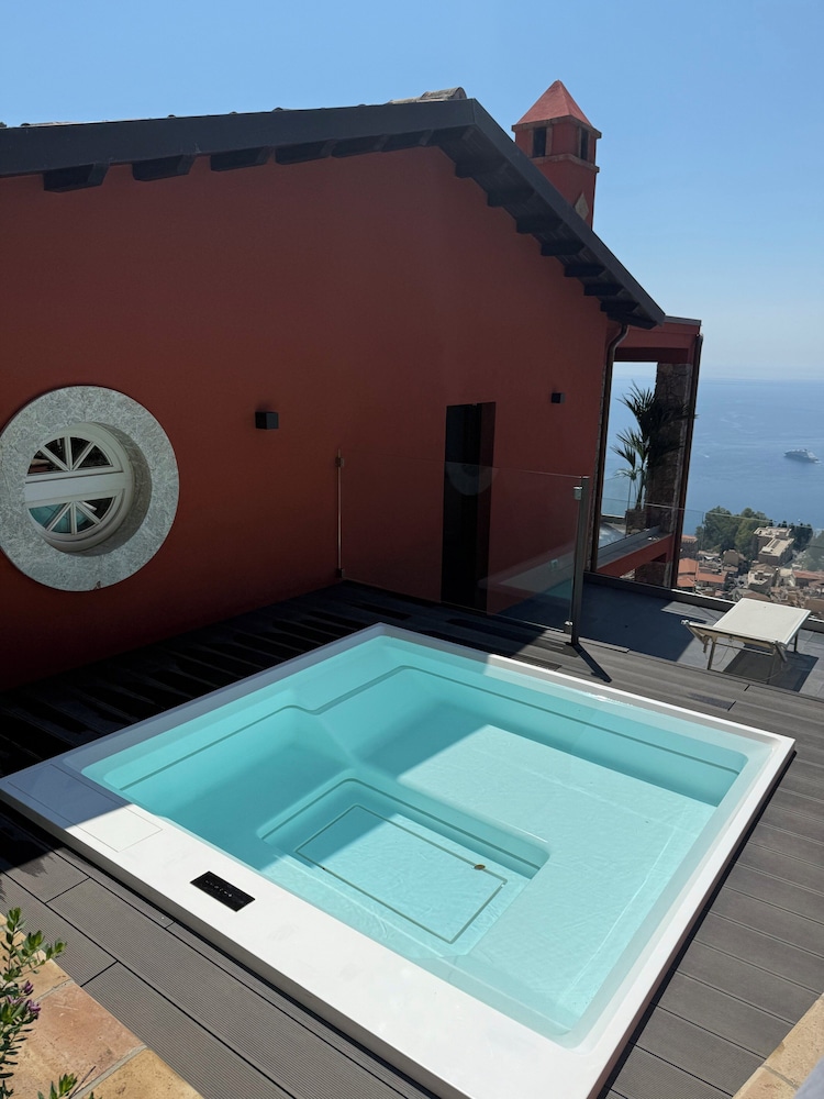 Prestige Room with Private Mini Pool - Photo 4