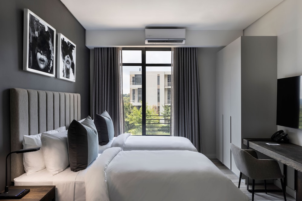 Standard Double Room - Photo 13