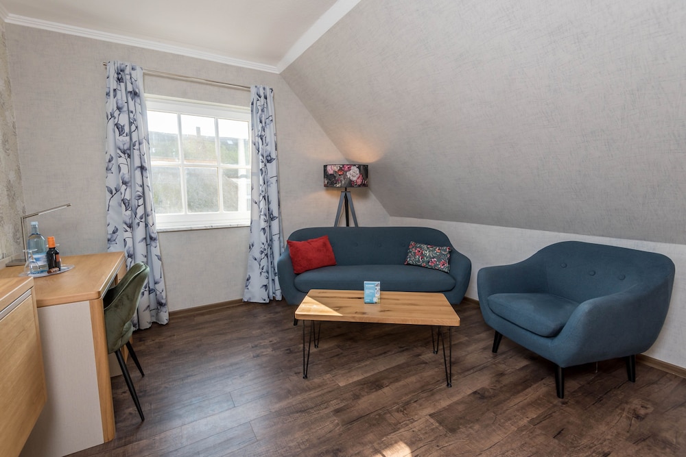 Standard Double Room - Photo 7