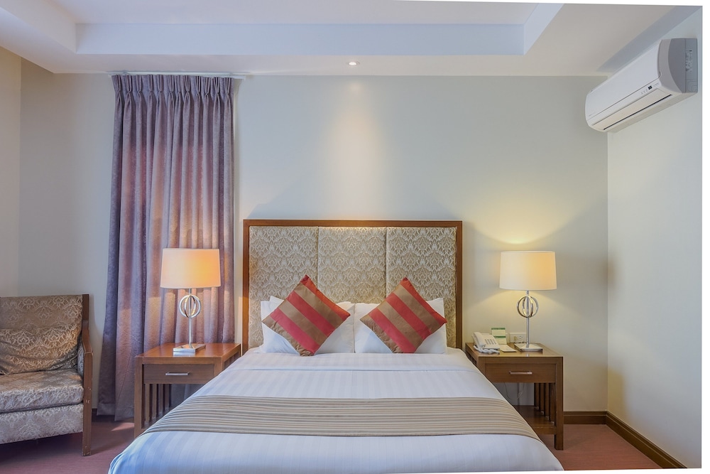2 Bedroom Suite - Photo 6