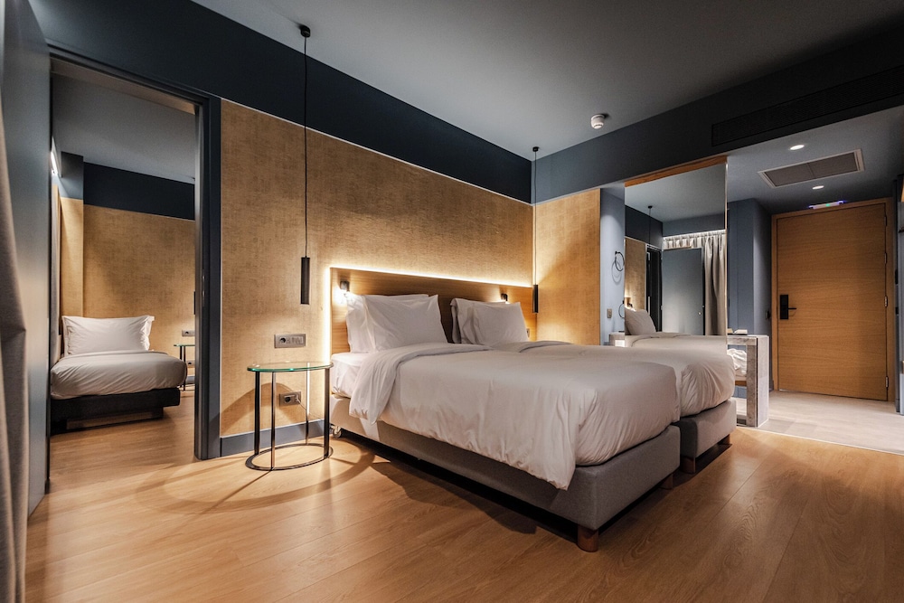 Family Room, 2 Bedrooms, Connecting Rooms, Mountain View