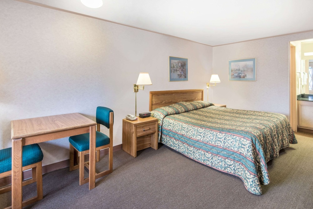 Room, 1 Queen Bed, Accessible, Non Smoking photo 2