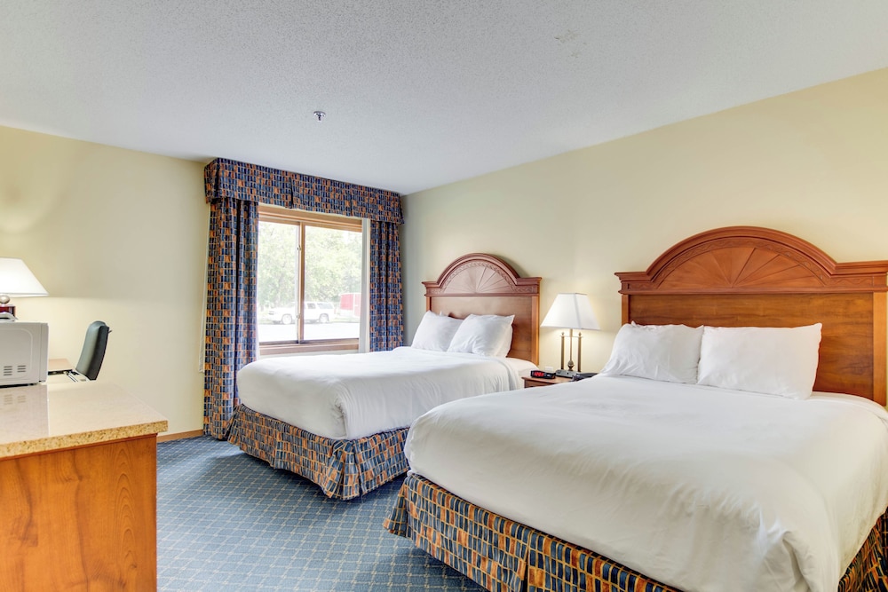 Deluxe Double Room, 2 Queen Beds, Non Smoking photo 2