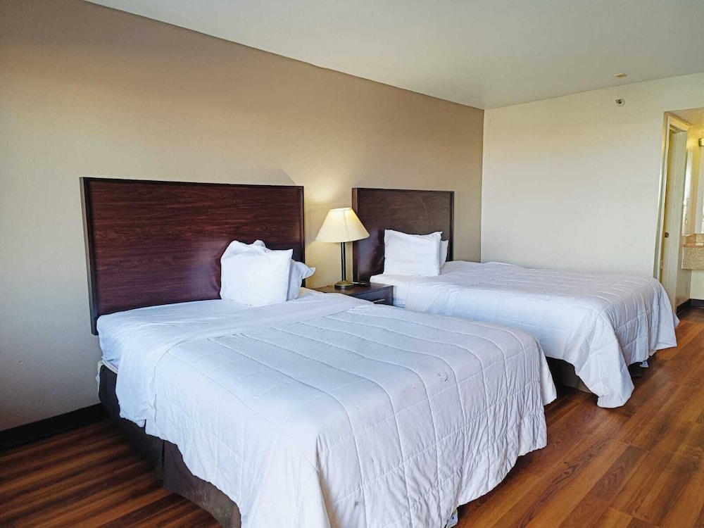2 Queen Beds Accessible Non-Smoking - Photo 1