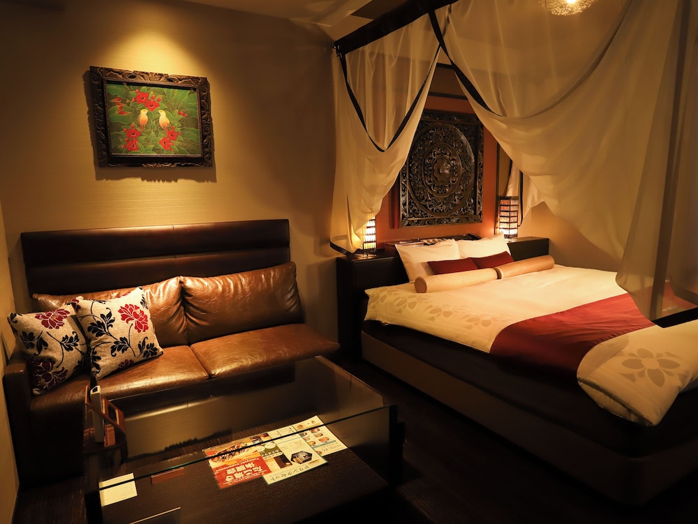 Junior Suite/King Size Bed/29 sqm/with Free All-you-can-drink Alcohol (Smoking)