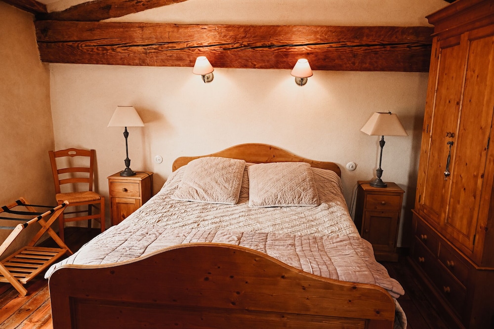 Double Room, Private Bathroom, Mountain View (Chambre Parme) photo 1