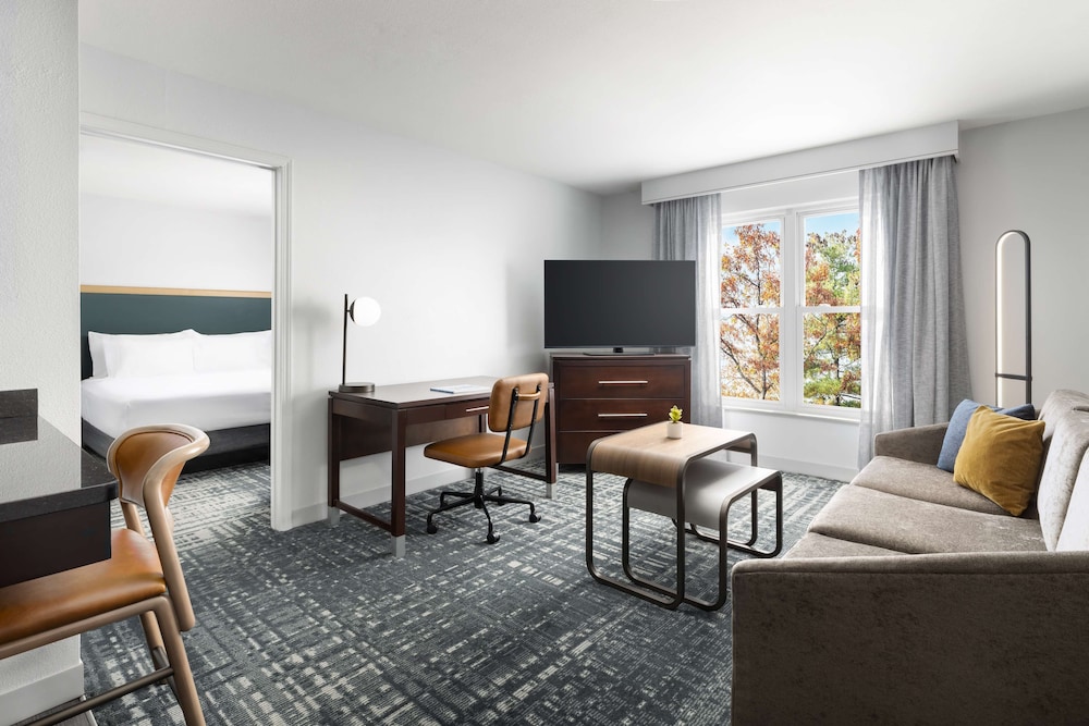 Suite, 1 King Bed - Photo 1