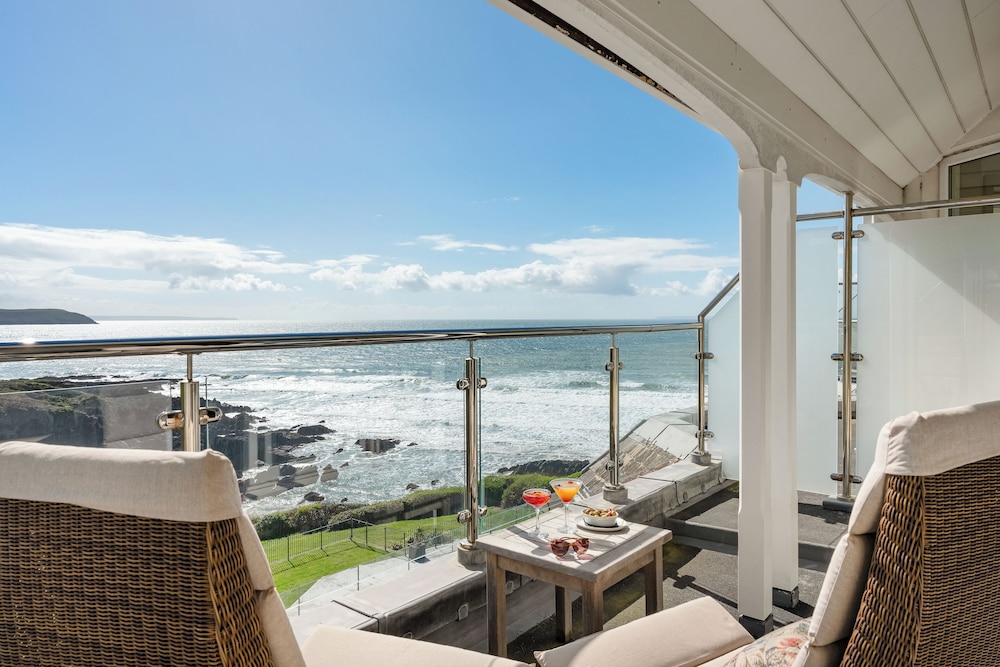 Deluxe Double Sea View Room with Balcony