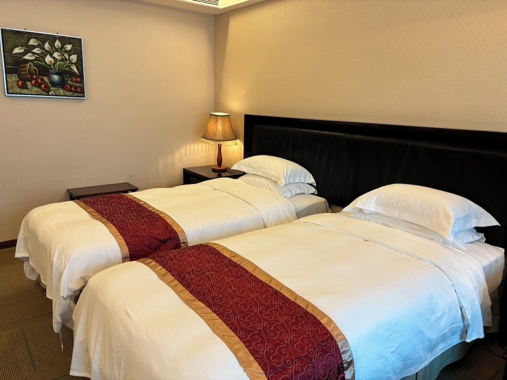 Deluxe Double Room, 2 Twin Beds photo 2