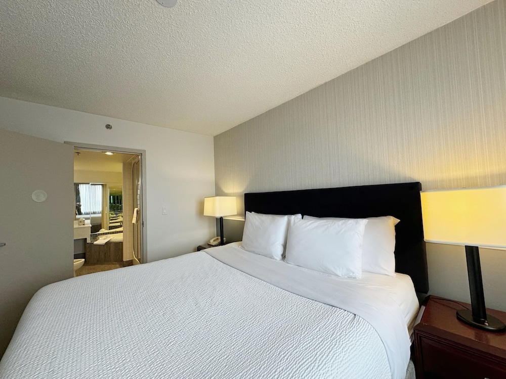 Plaza Suite, Non Smoking - Photo 5