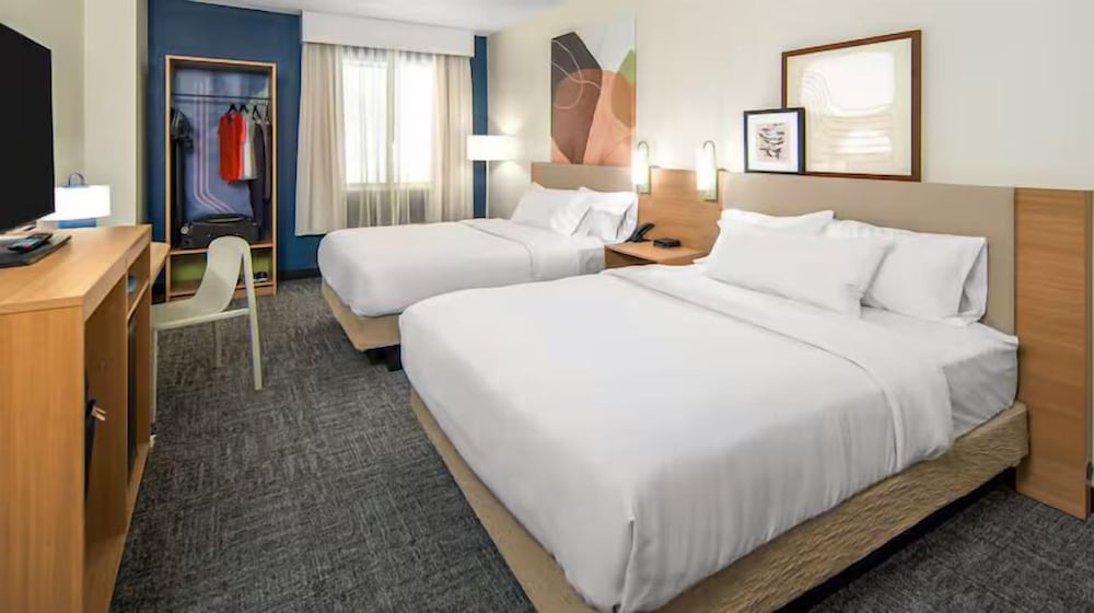 Room, 2 Queen Beds - Photo 1