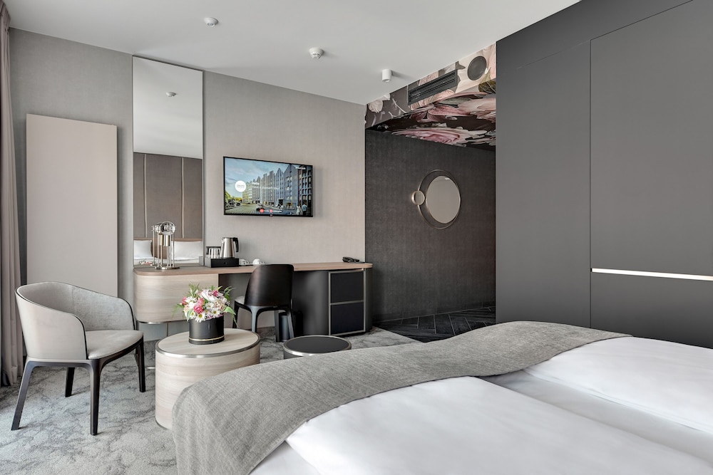 Superior Double Room, 1 Queen Bed, Non Smoking, photo 6