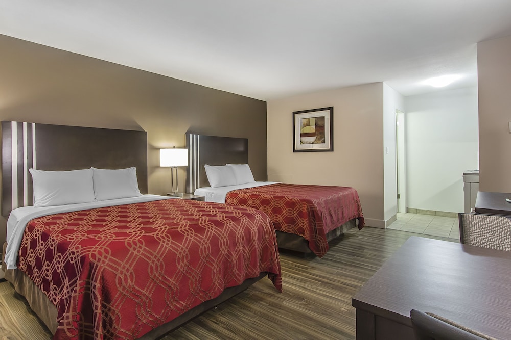 Standard Room, 2 Queen Beds, Non Smoking - Photo 3