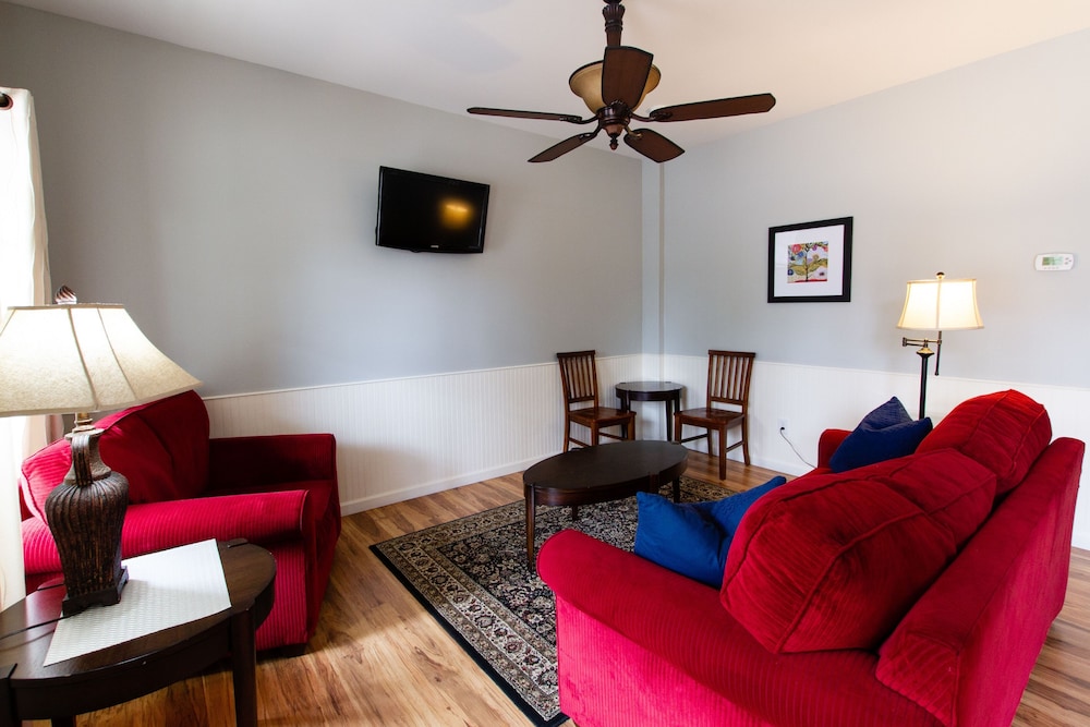 Standard Room, 1 Queen Bed with Sofa bed, Non Smoking (Miners Ridge Villas, 4 Person Villa) photo 3