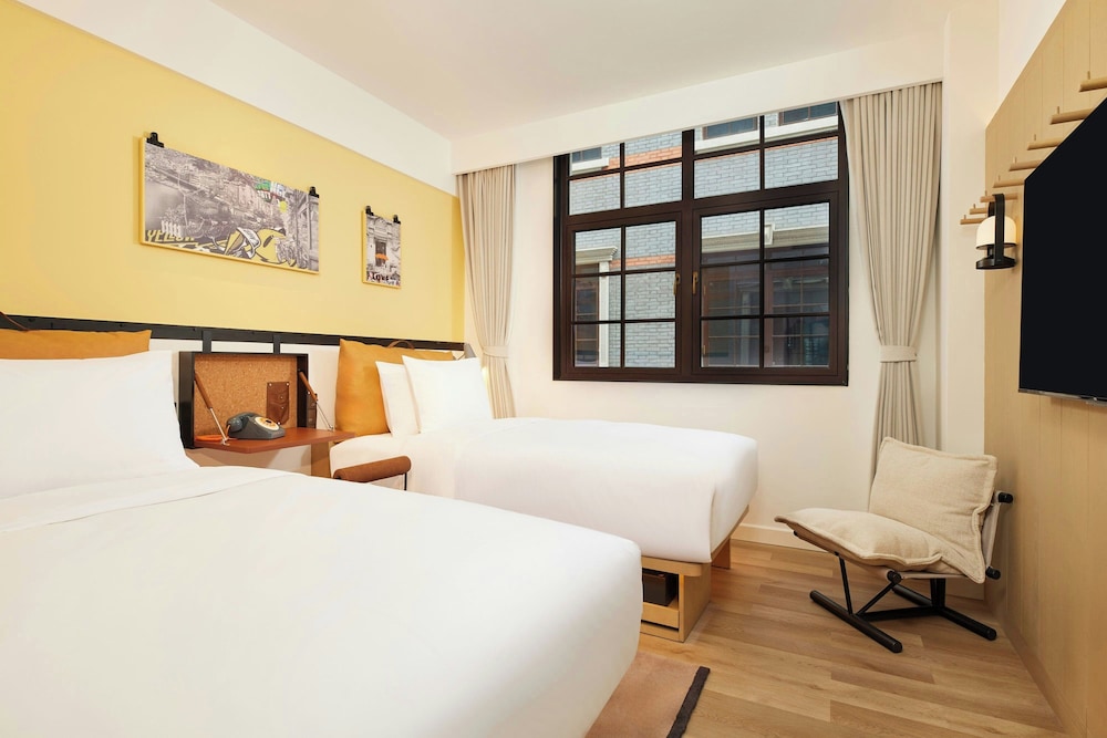 Standard Room, 2 Twin Beds, City View