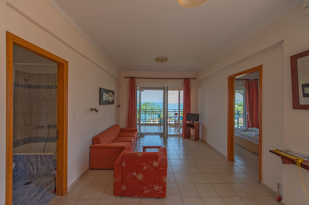 Suite, Pool View (1st floor)