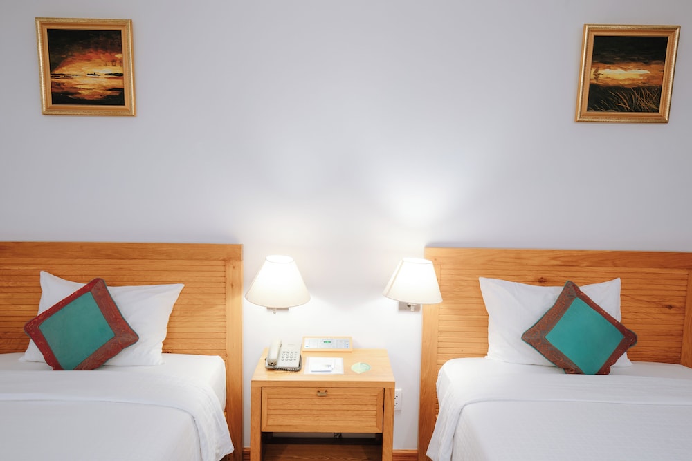 Deluxe Twin Room, 1 Bedroom, City View photo 2