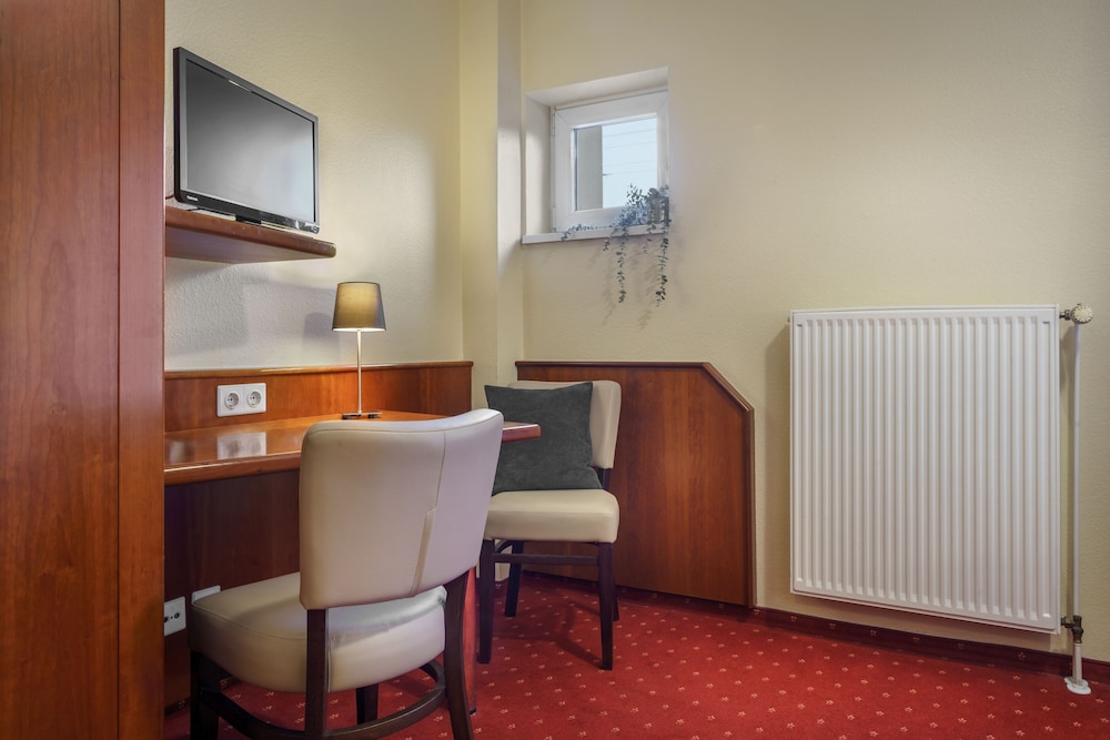 Economy Double Room photo 3