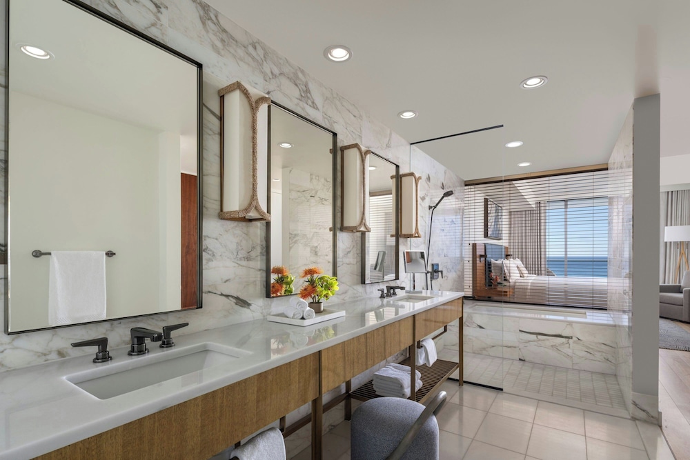 The Ritz-Carlton Residences, Waikiki Beach Hotel: Signature Suite, 3 Bedrooms photo