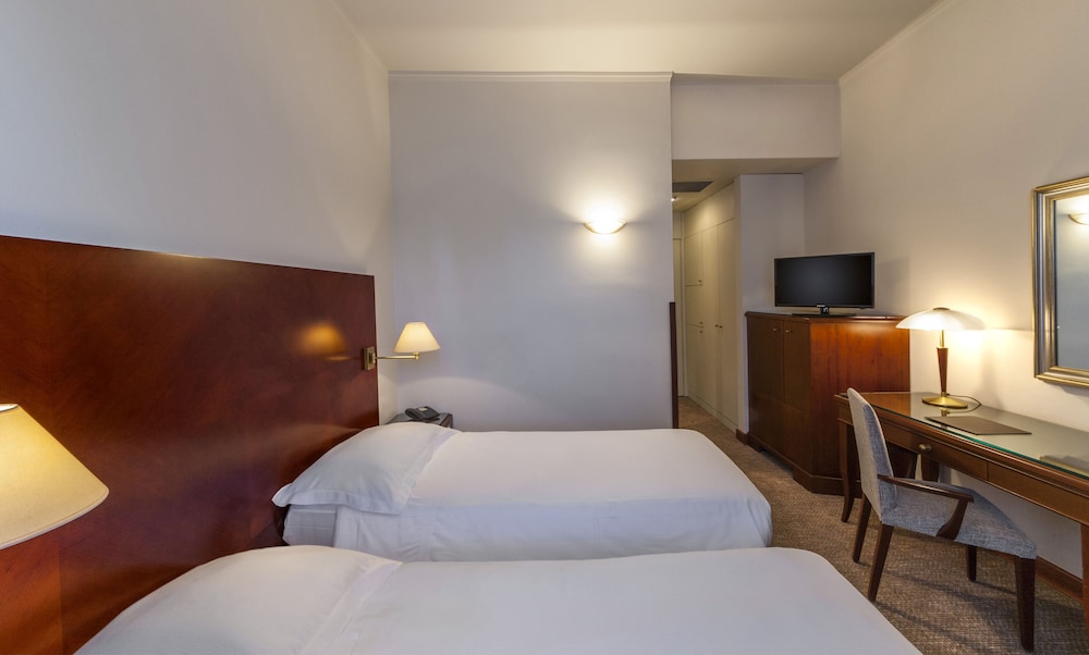 Economy Twin Room photo 2