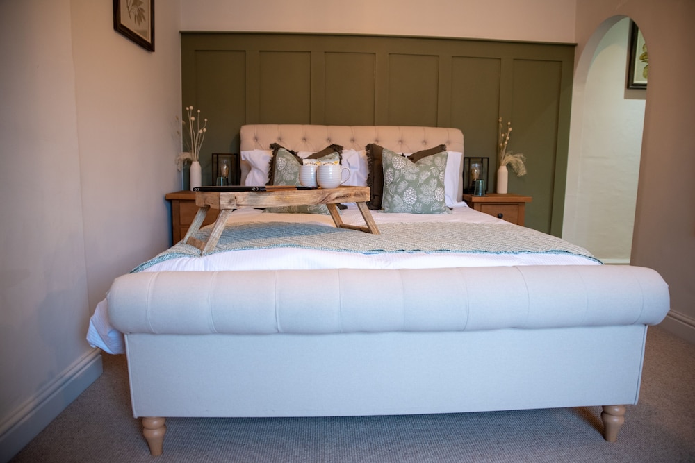Deluxe Double Room, 1 King Bed, Courtyard View photo 2